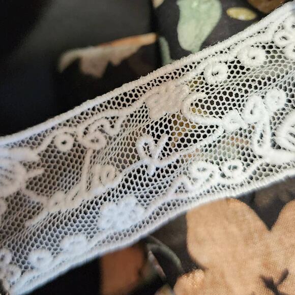 Stylish Black Floral Romper - Open Back, Lightweight, Spring/Summer Fashion, SzM - Picture 7 of 9